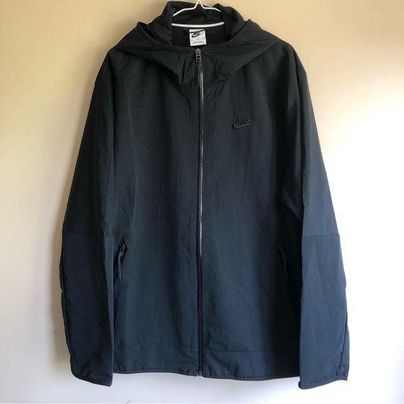 Nike tech woven jacket - Picture 2 of 9